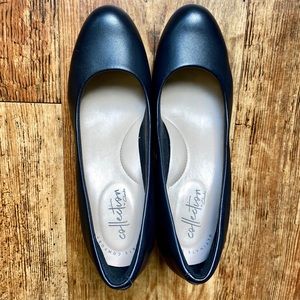 Clark’s women medium high heel